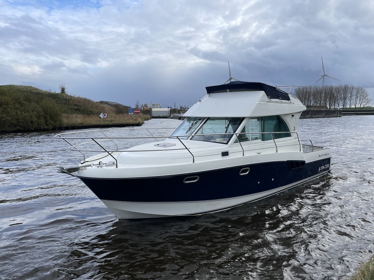 Beneteau Antares 9.80 — foto 6 van 33