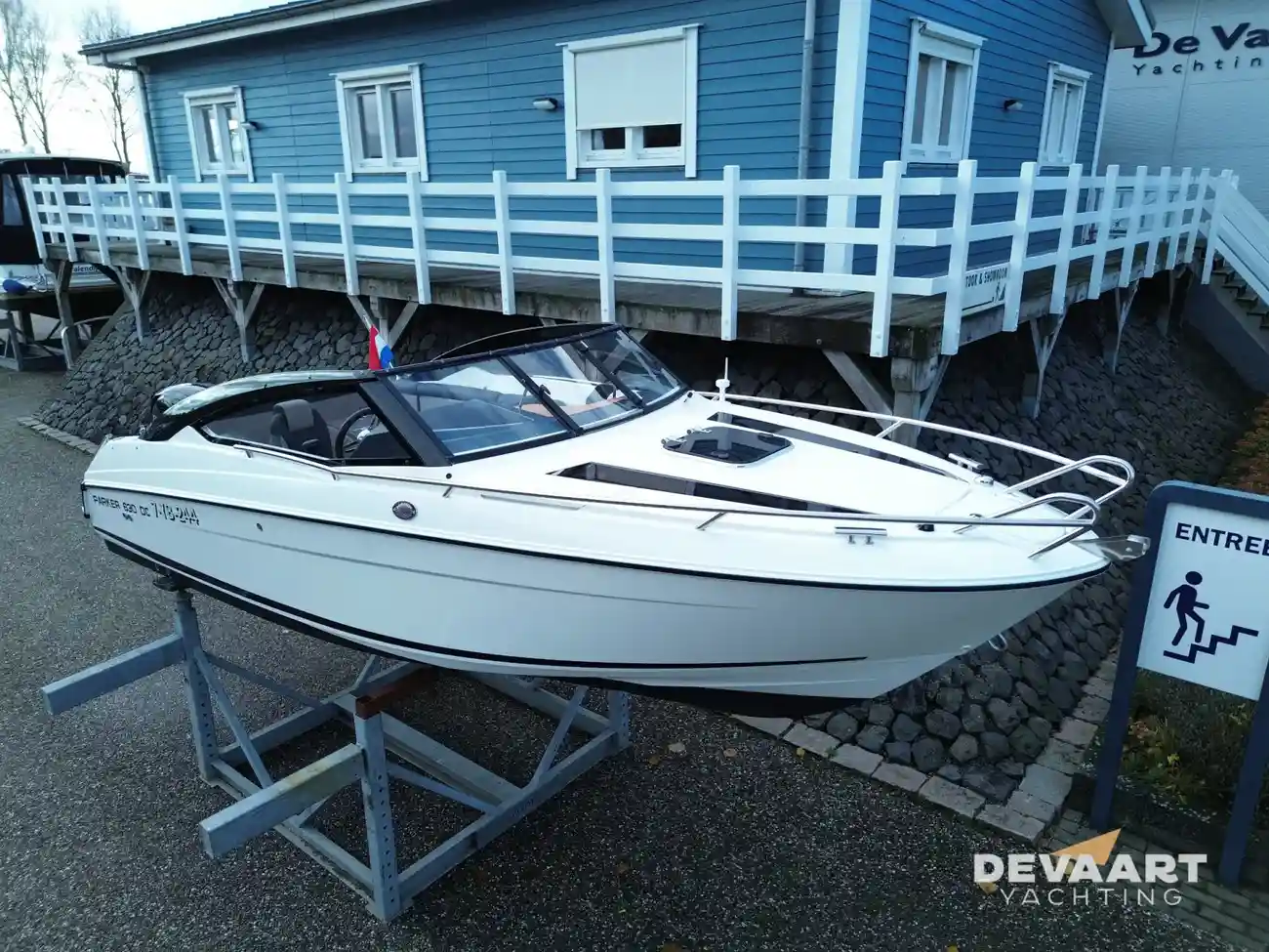 Parker 630 Day Cruiser — foto 1 van 19