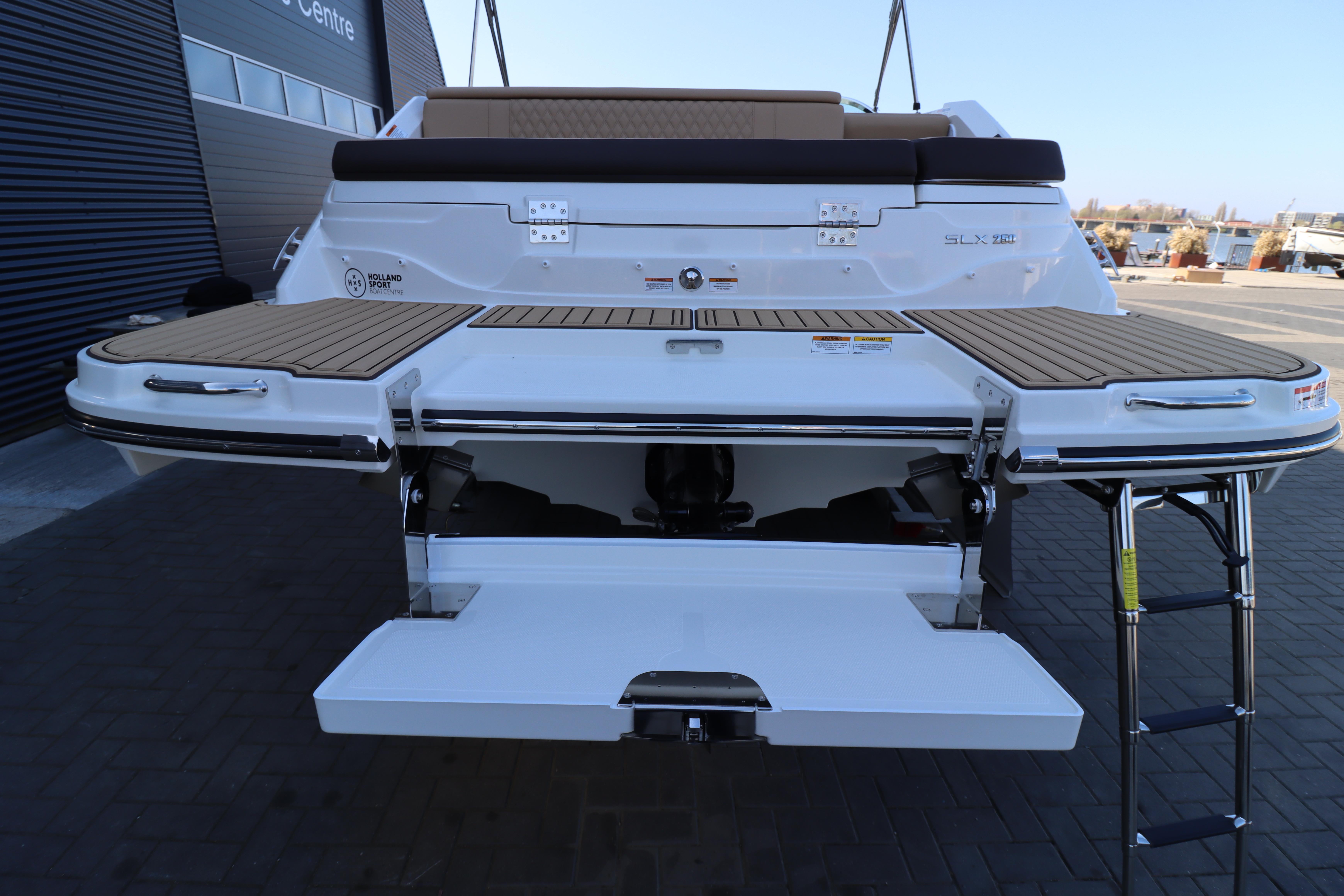 Sea Ray SLX 250 — foto 20 van 39