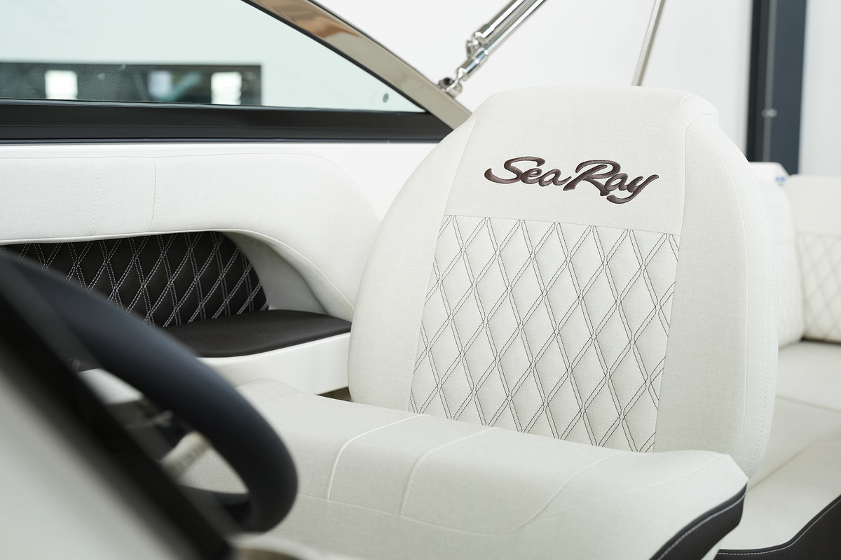 Sea Ray SLX 250 — foto 18 van 57