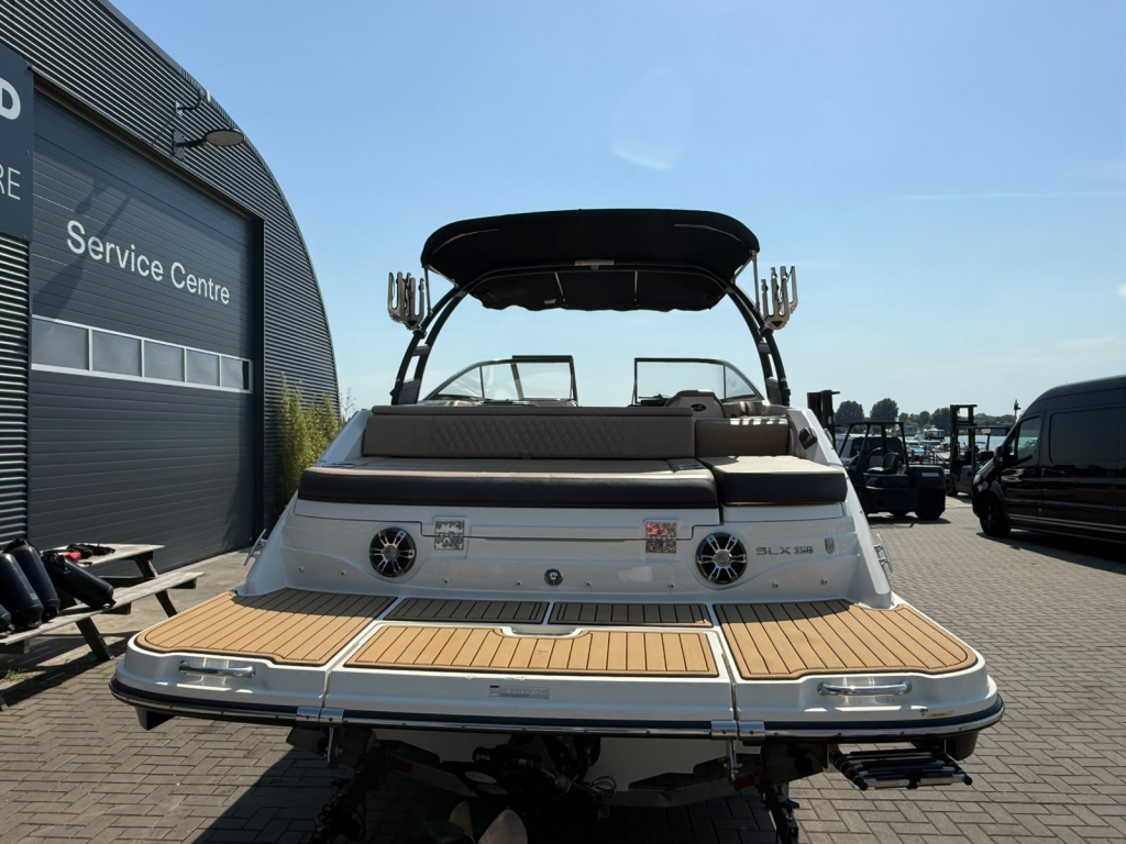 Sea Ray SLX 250 — foto 5 van 20