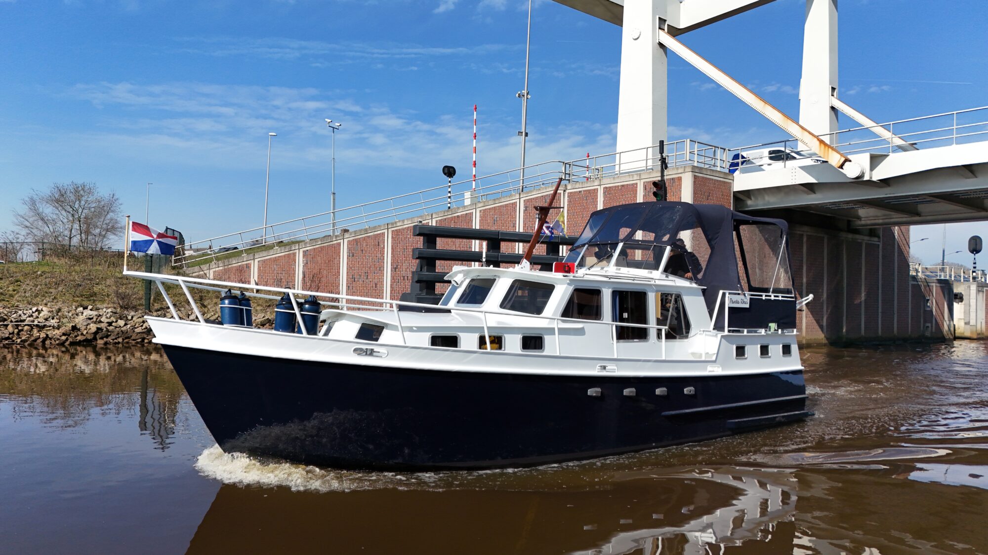 Curtevenne 10.50 AK Cabrio — foto 2 van 41