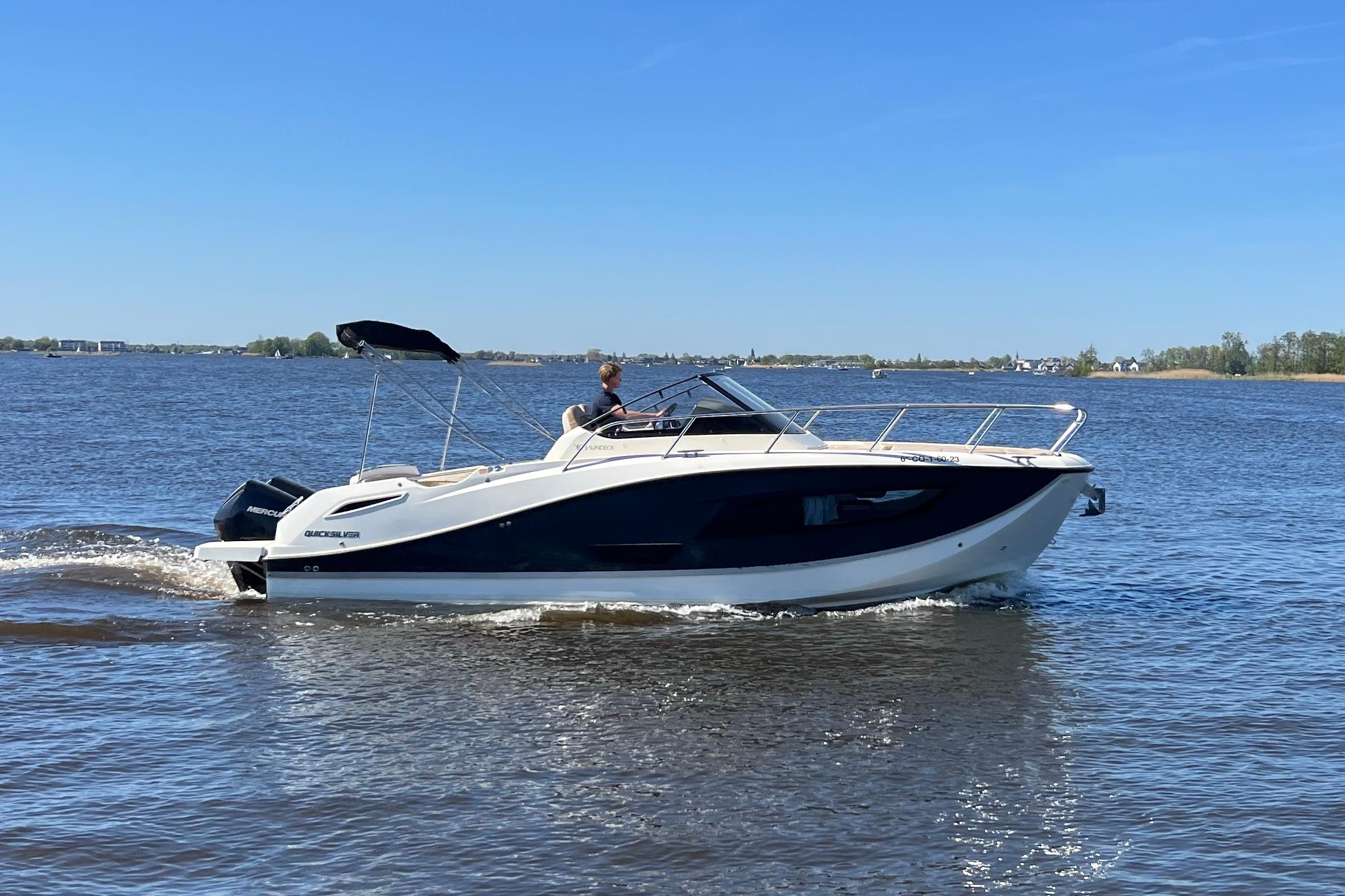 Quicksilver Activ 875 Sundeck — foto 6 van 20