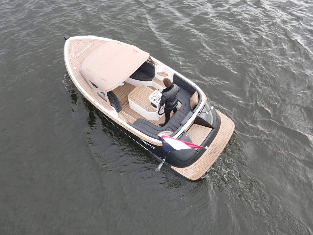 Waterspoor 616 Aviator | Diesel tender | Vanaf €47.950,- — foto 3 van 8