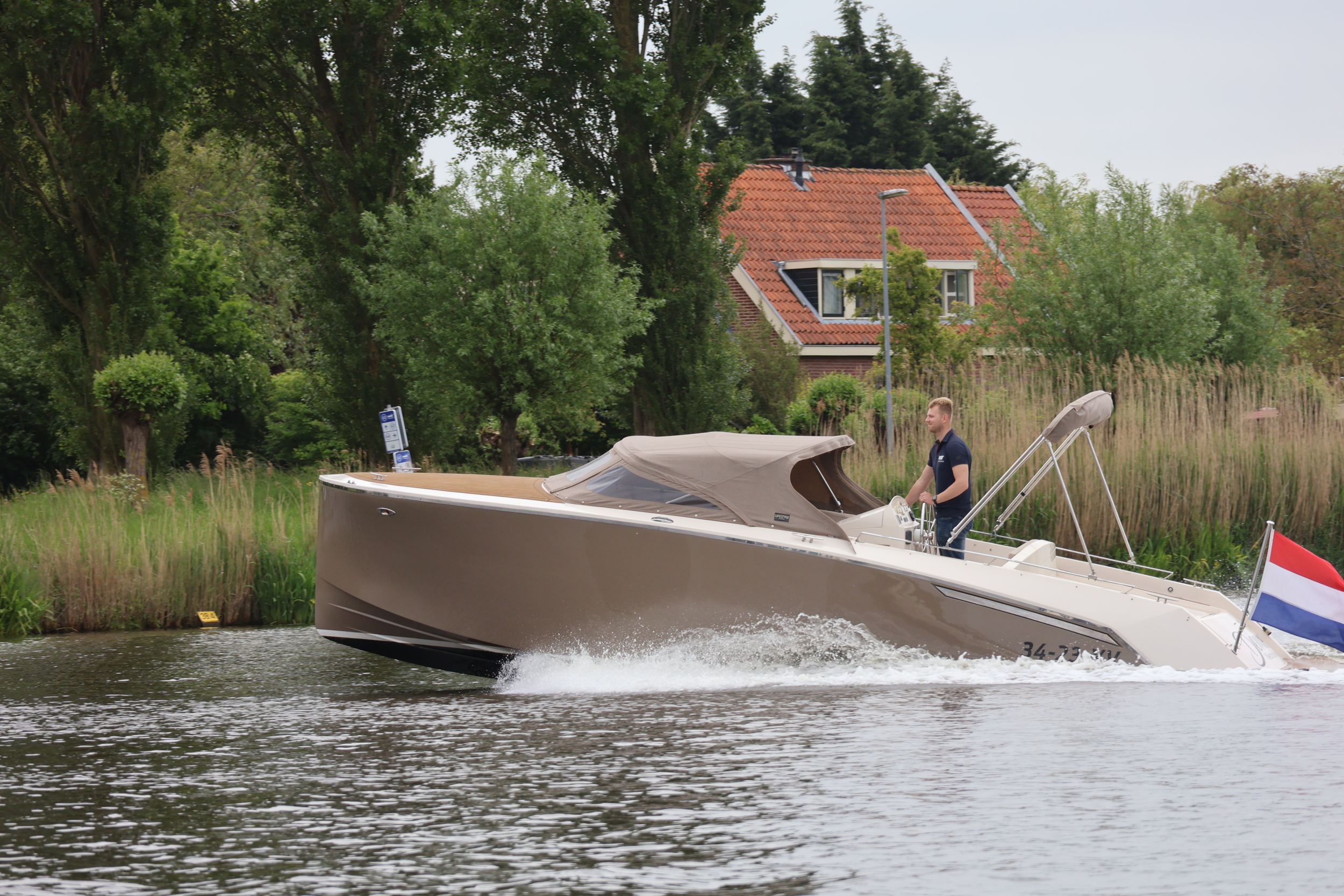 Lifestyle 818 — foto 9 van 29