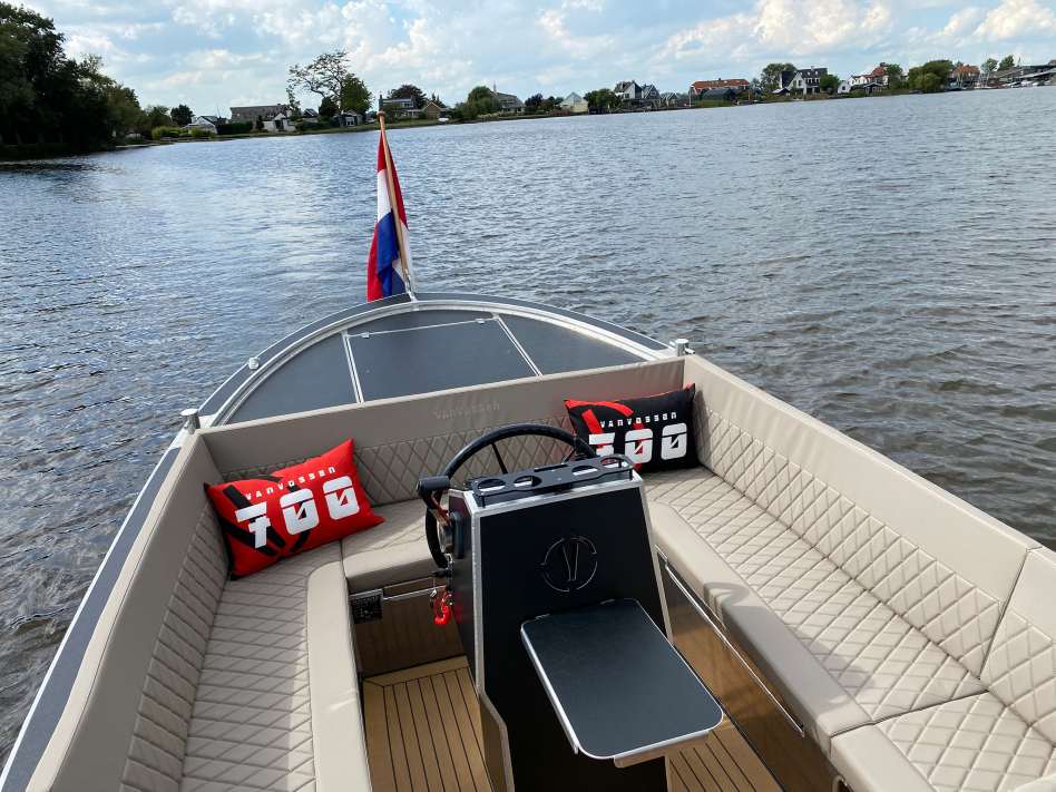 VanVossen 700 cabine sloep vaarklaar Suzuki 100pk — foto 7 van 23