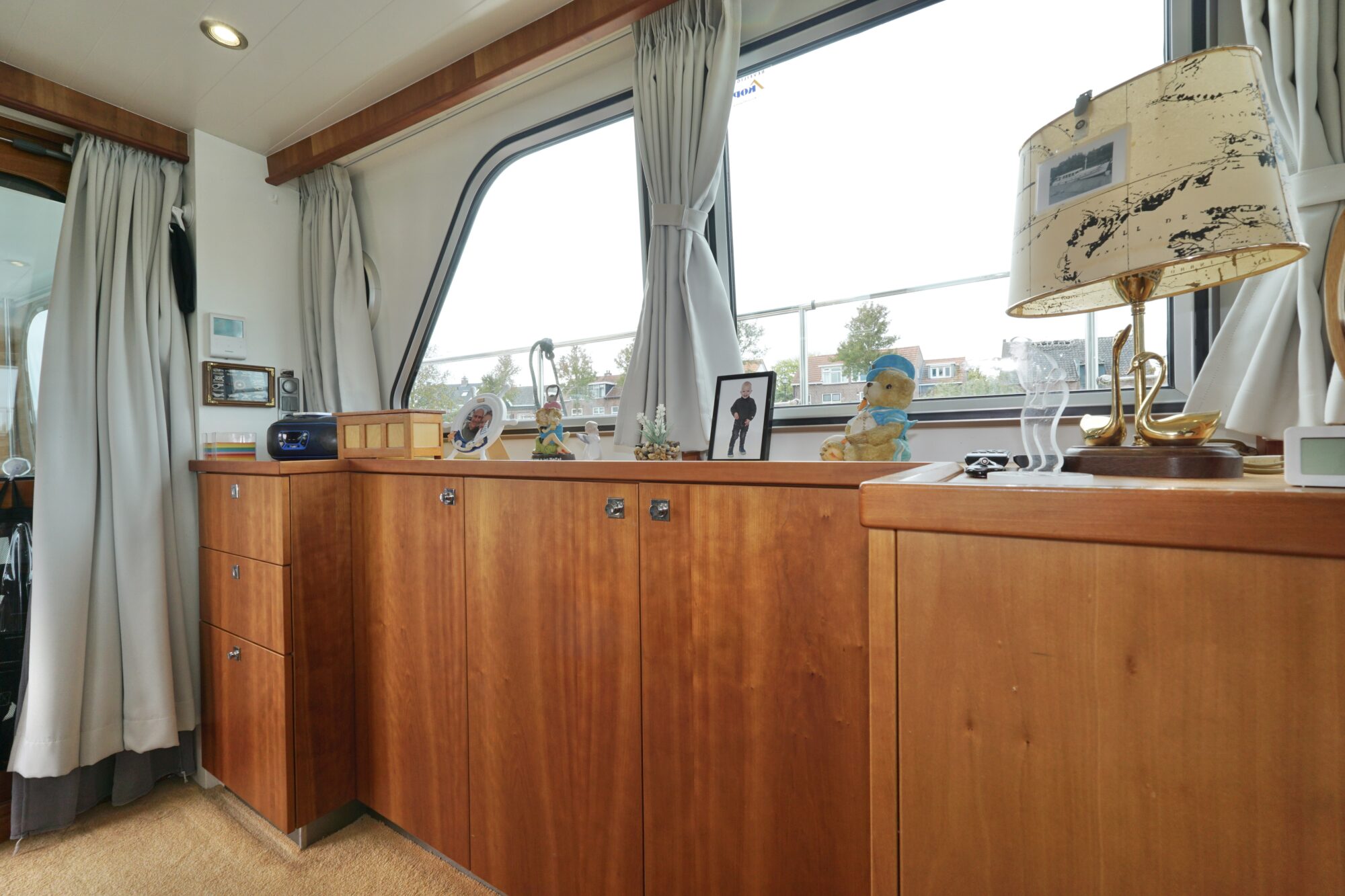 Serious Yachts Gently Low Bridge 45 Sedan — foto 51 van 74