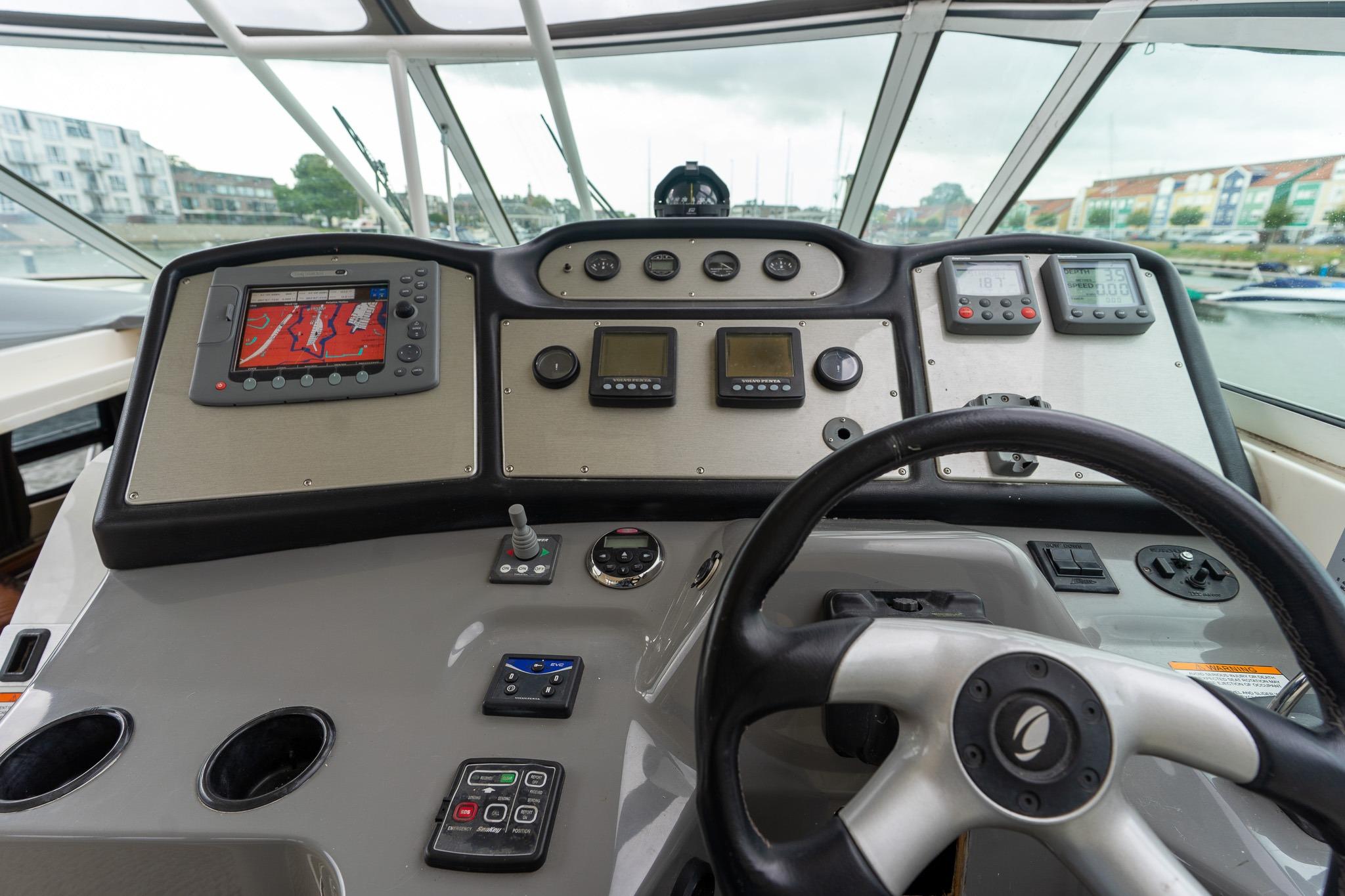 Cruisers Yachts 415 Express Motoryacht — foto 56 van 100