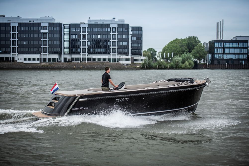 Nieuwe Maxima 820 retro — foto 4 van 12
