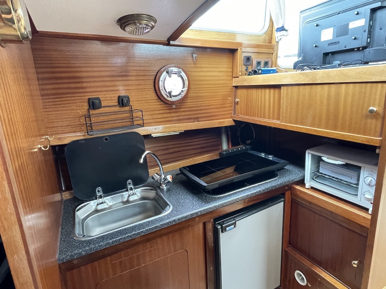 Bully 800 — foto 10 van 19