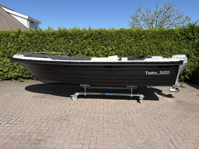 VAARKLAAR!! Twins 520 met Honda 20 PK en  Dekzeil — foto 4 van 18