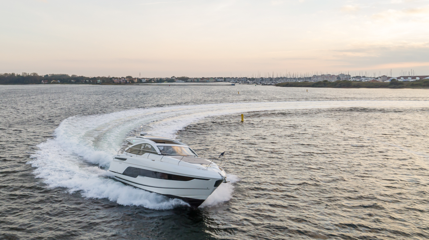 Fairline Targa 45 GT — foto 2 van 139