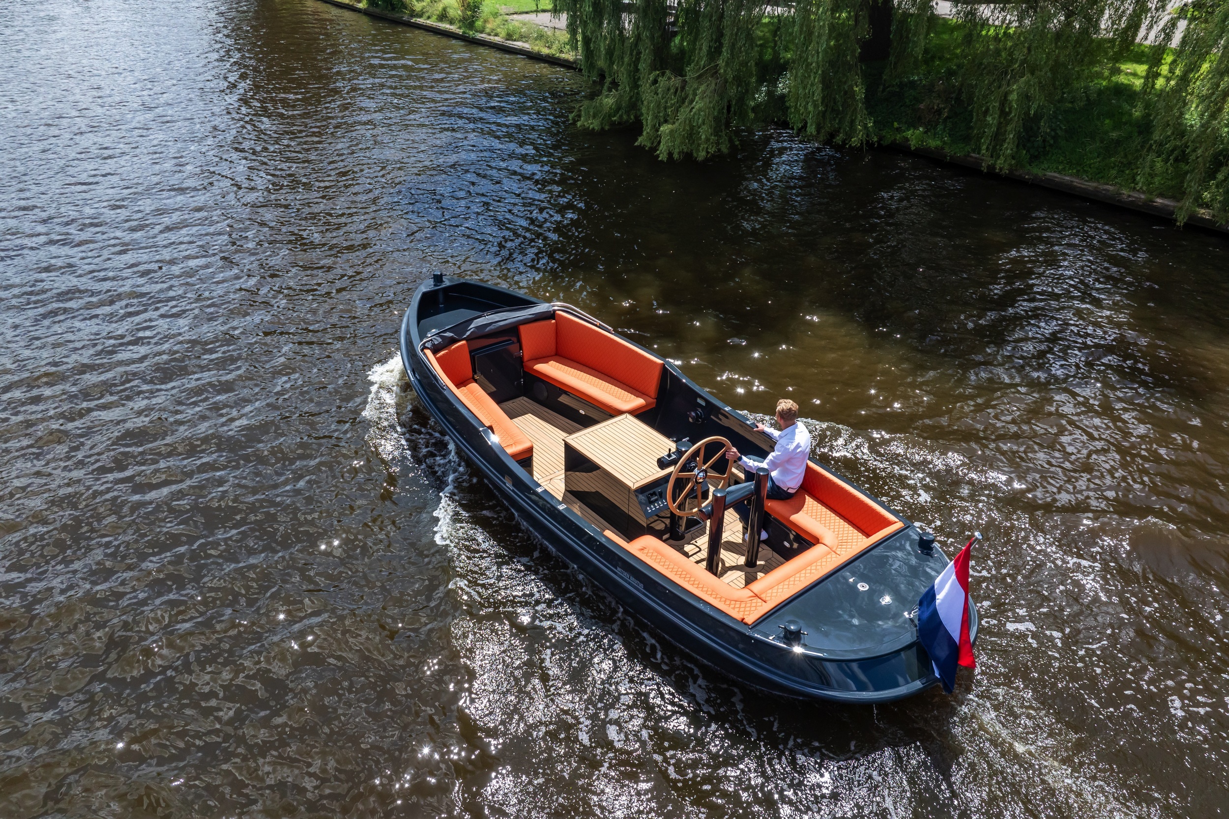 WB1 DE (Diesel-Hybride) — foto 2 van 18