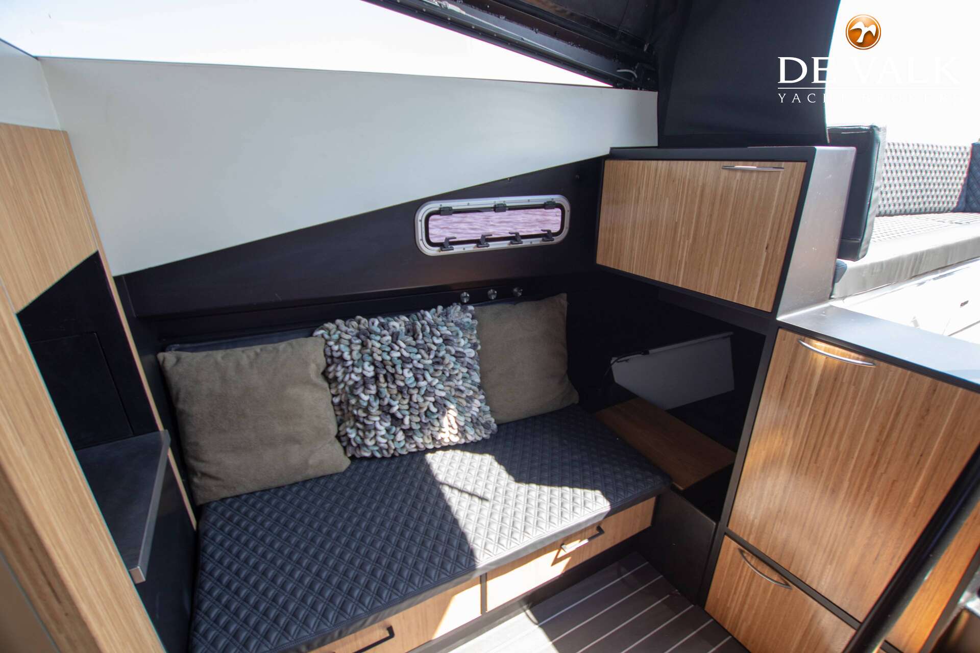 PLV Custom Build — foto 28 van 35