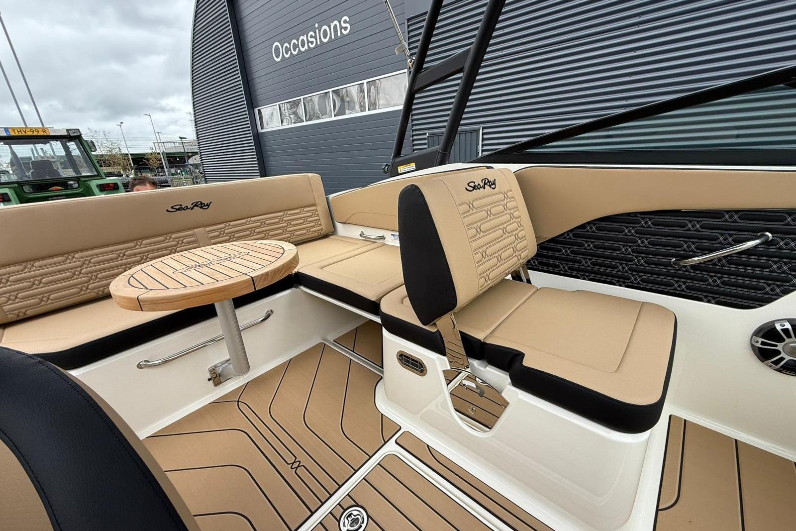 Sea Ray SPX 210 — foto 26 van 41