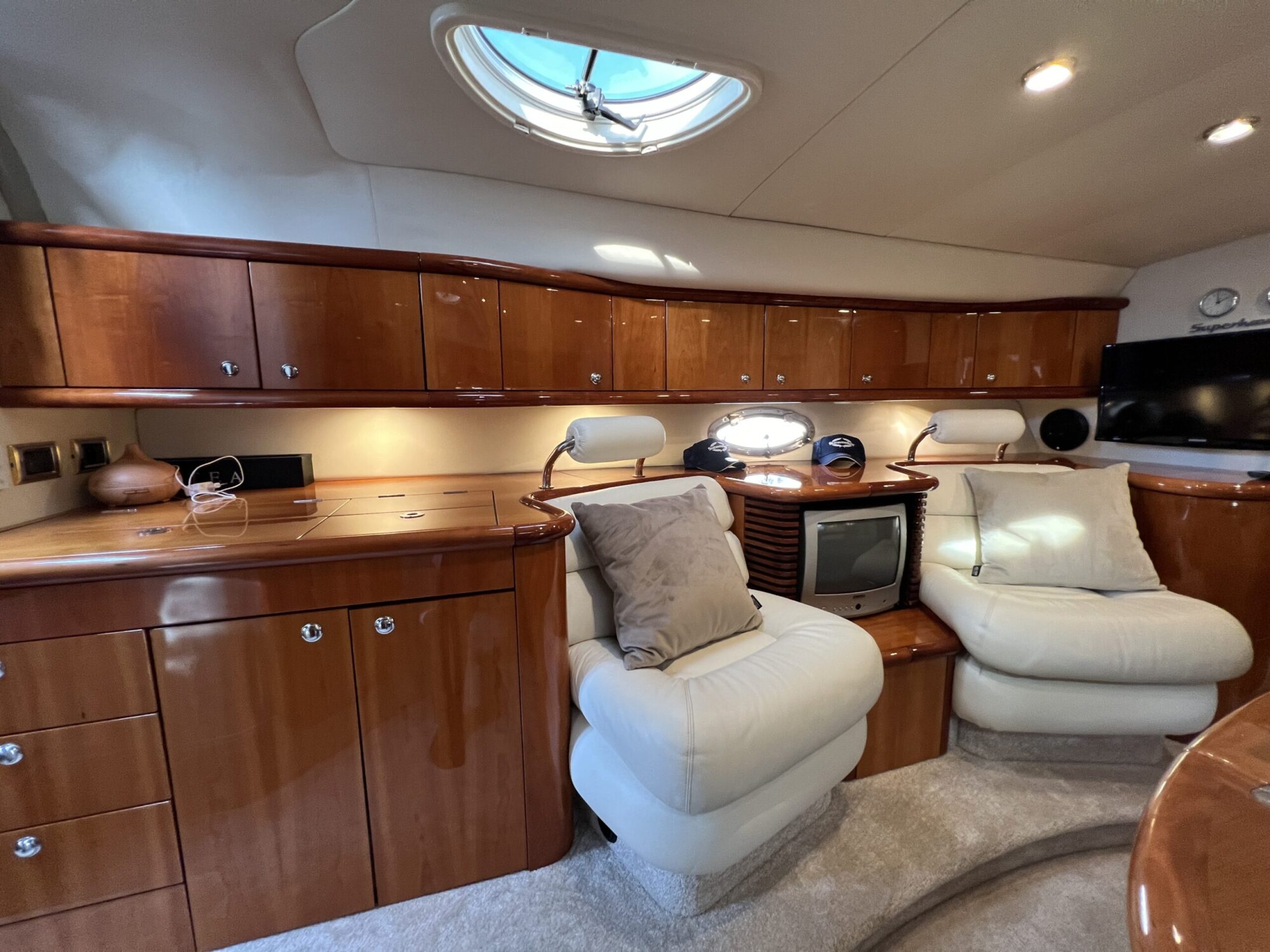 Sunseeker Superhawk 48 Cabrio — foto 6 van 48
