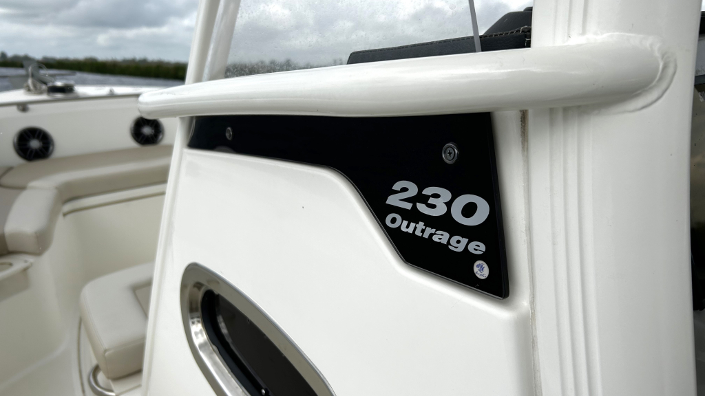 Boston Whaler 230 Outrage — foto 26 van 37