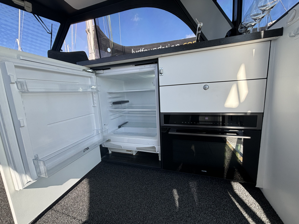 Striker 44 — foto 18 van 28