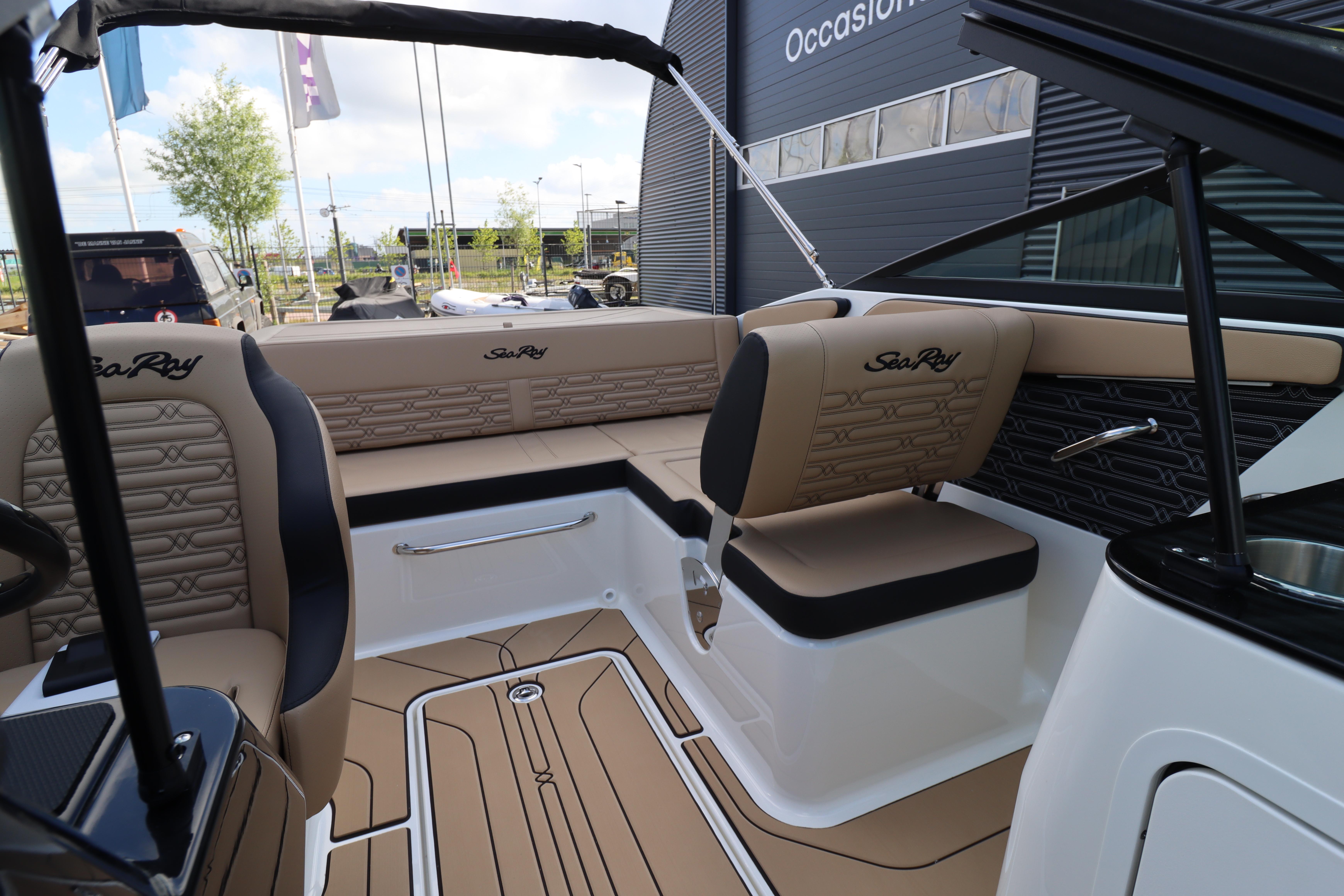 Sea Ray SPX 190 — foto 31 van 37