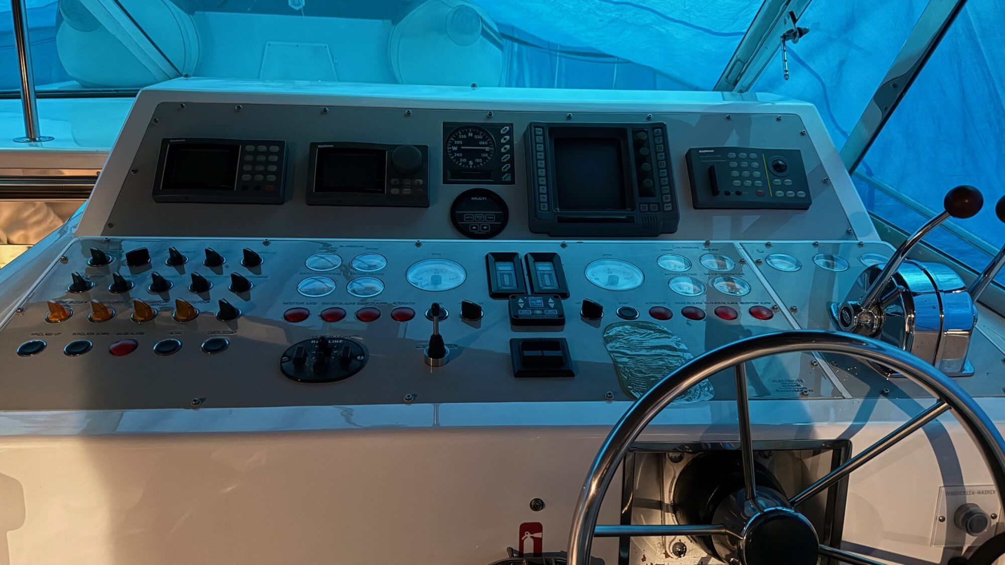 Sea Ray 400 Express Cruiser — foto 8 van 29