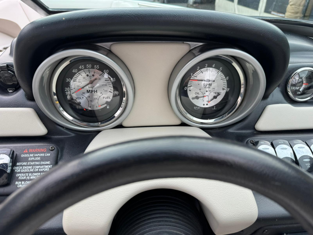 Crownline 215 SS — foto 12 van 24