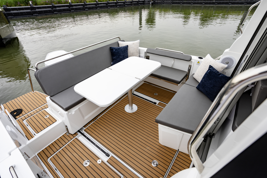 Beneteau Antares 8 | 250PK Honda | Weekender — foto 14 van 22