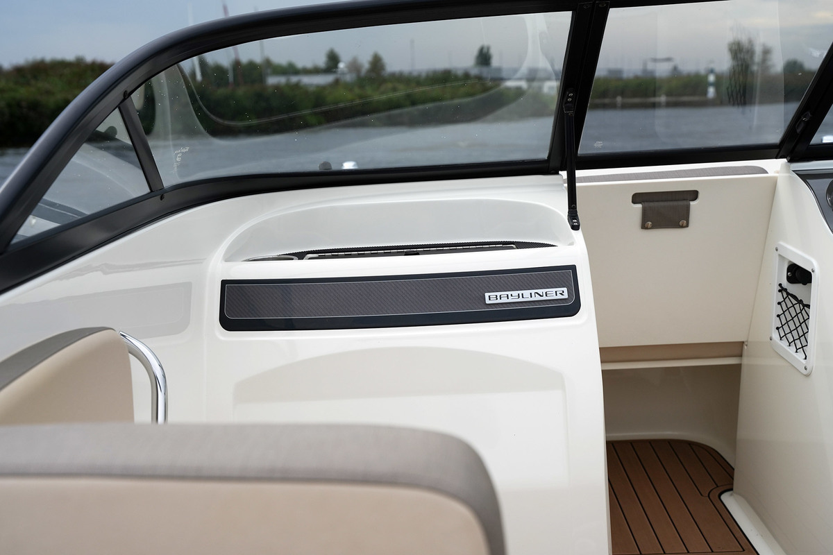 Bayliner VR4 — foto 18 van 36