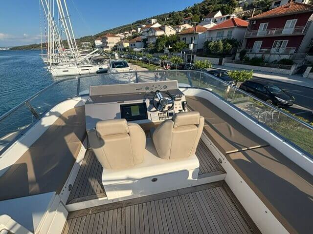Fairline Squadron 65 - BluYachting — foto 11 van 12
