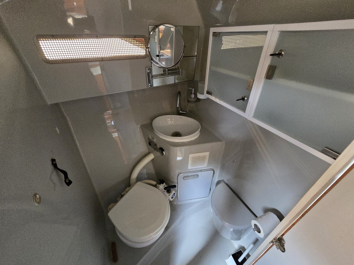 Sea Ray 220DA — foto 12 van 23