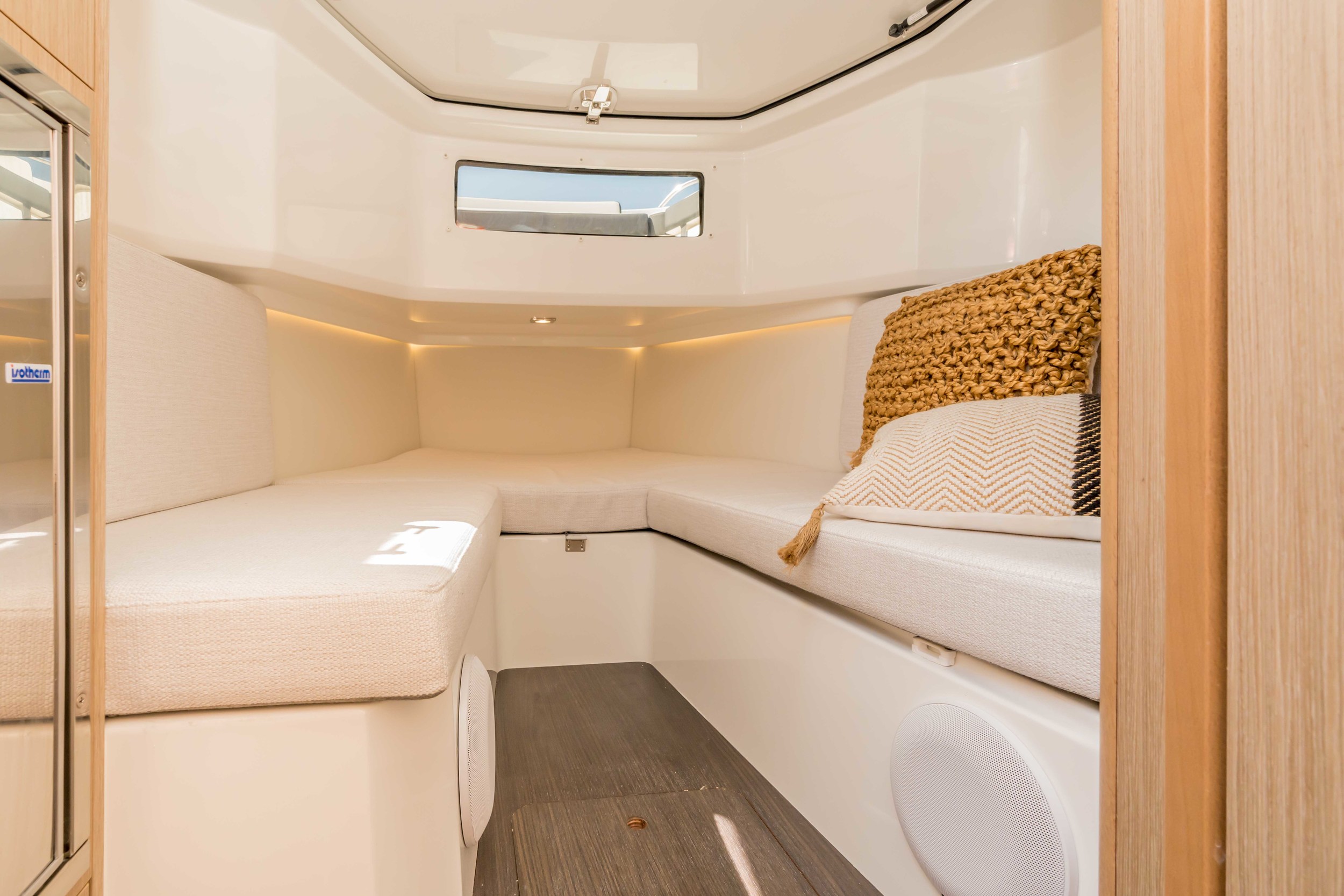 Jeanneau Cap Camarat 10.5 CC — foto 42 van 67