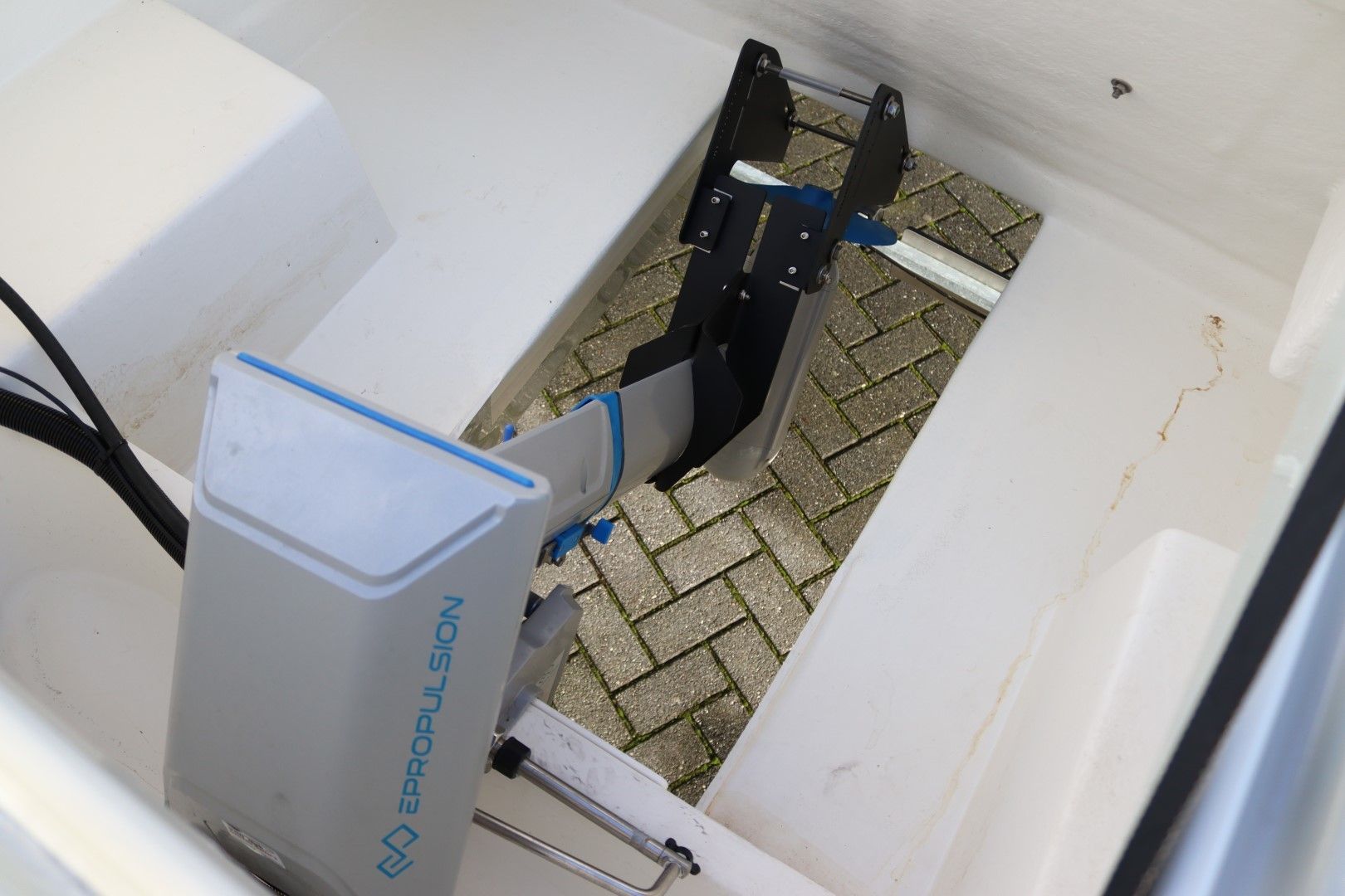 Maxima 600 Tender Met EPropulsion 6.0 Evo — foto 2 van 6