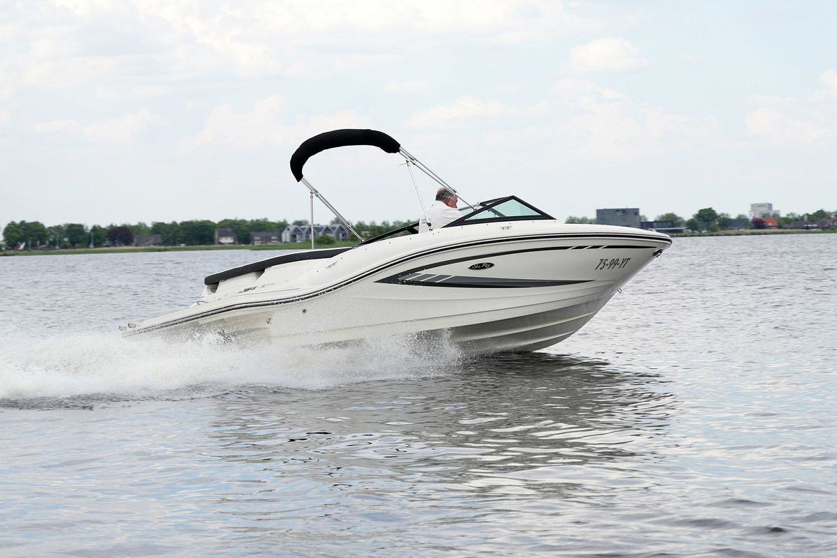 Sea Ray 19 SPX — foto 8 van 36