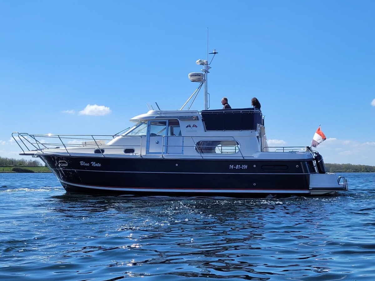 Nimbus 380 Commander