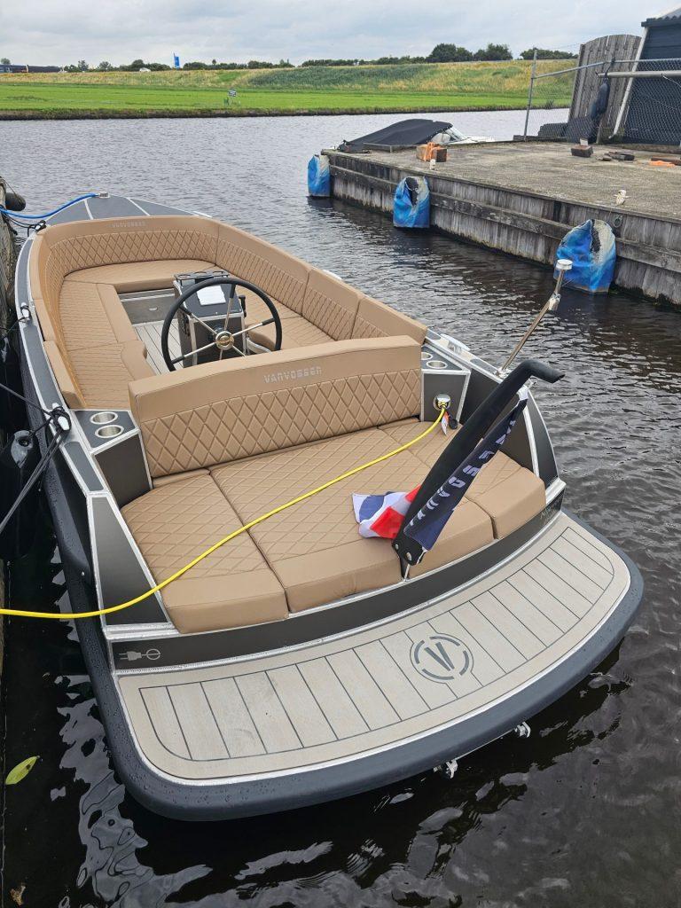 Van Vossen Plugin E tender 595 DE GROOTSTE SLOEPENSHOWROOM VAN NEDERLAND — foto 17 van 18