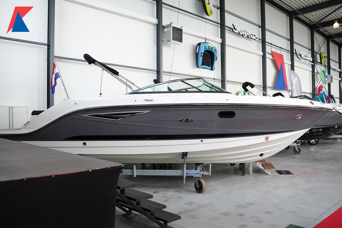 Sea Ray SLX 250 — foto 1 van 57