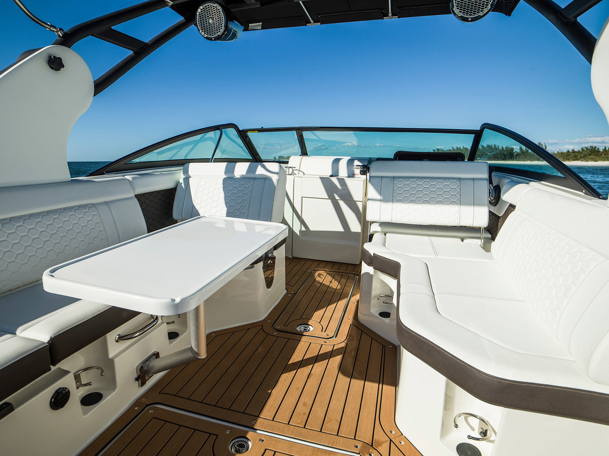 Sea Ray SDX 250 Outboard — foto 18 van 28