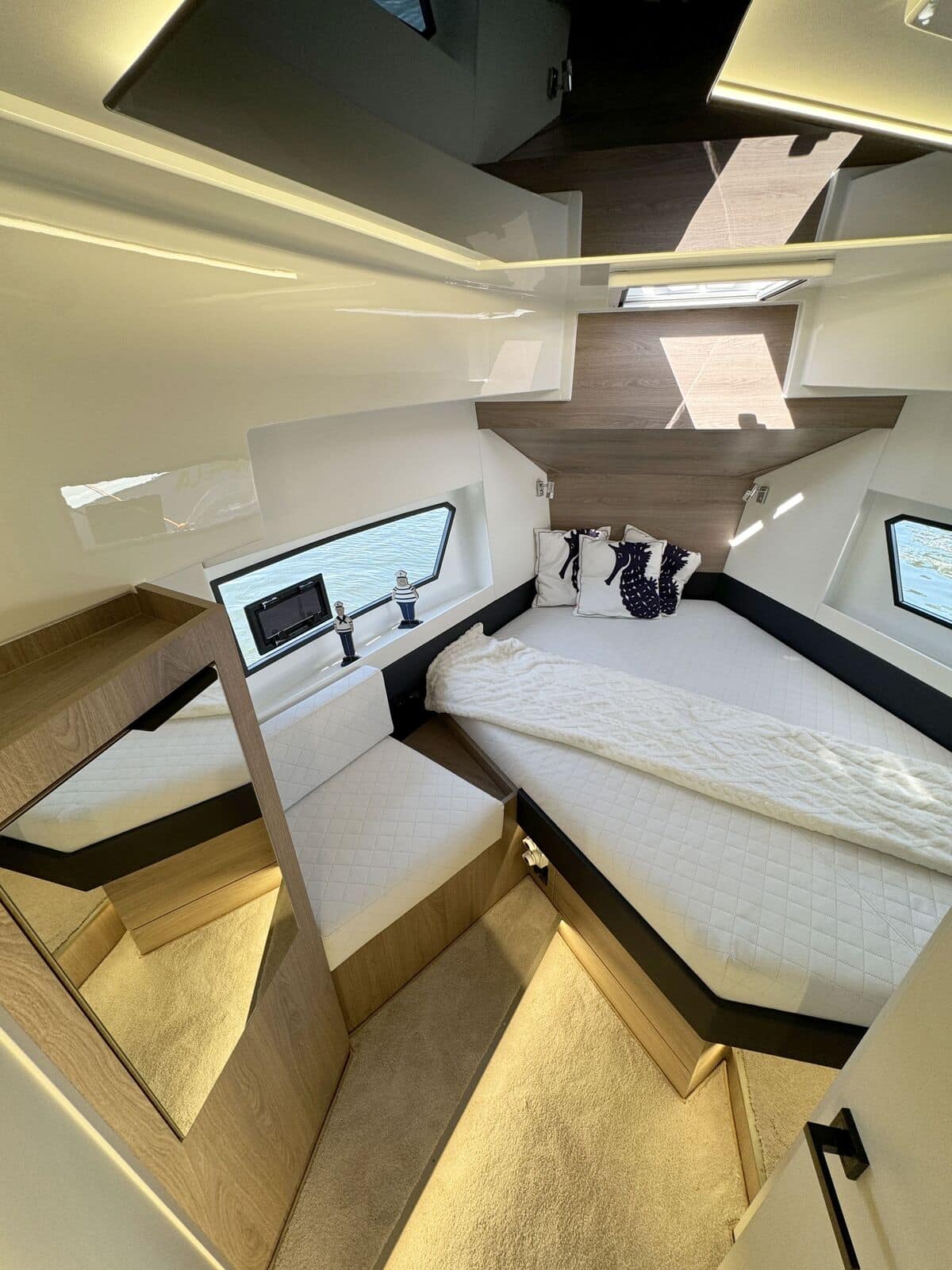 Cobra Yachts Campione 41 Fly — foto 8 van 12