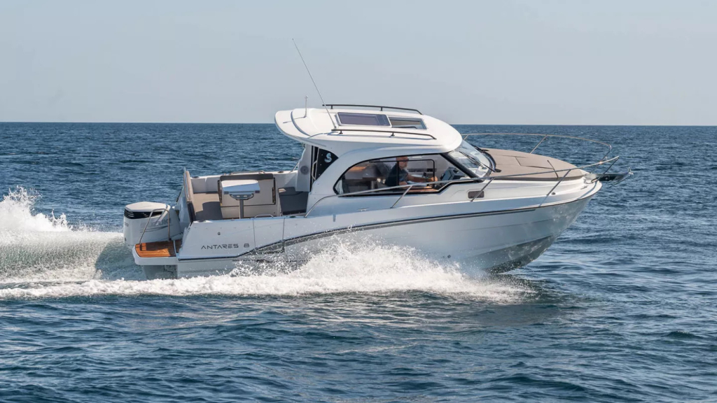 Beneteau Antares 8 | Nieuw samenstellen vanaf €67.518,- — foto 2 van 20