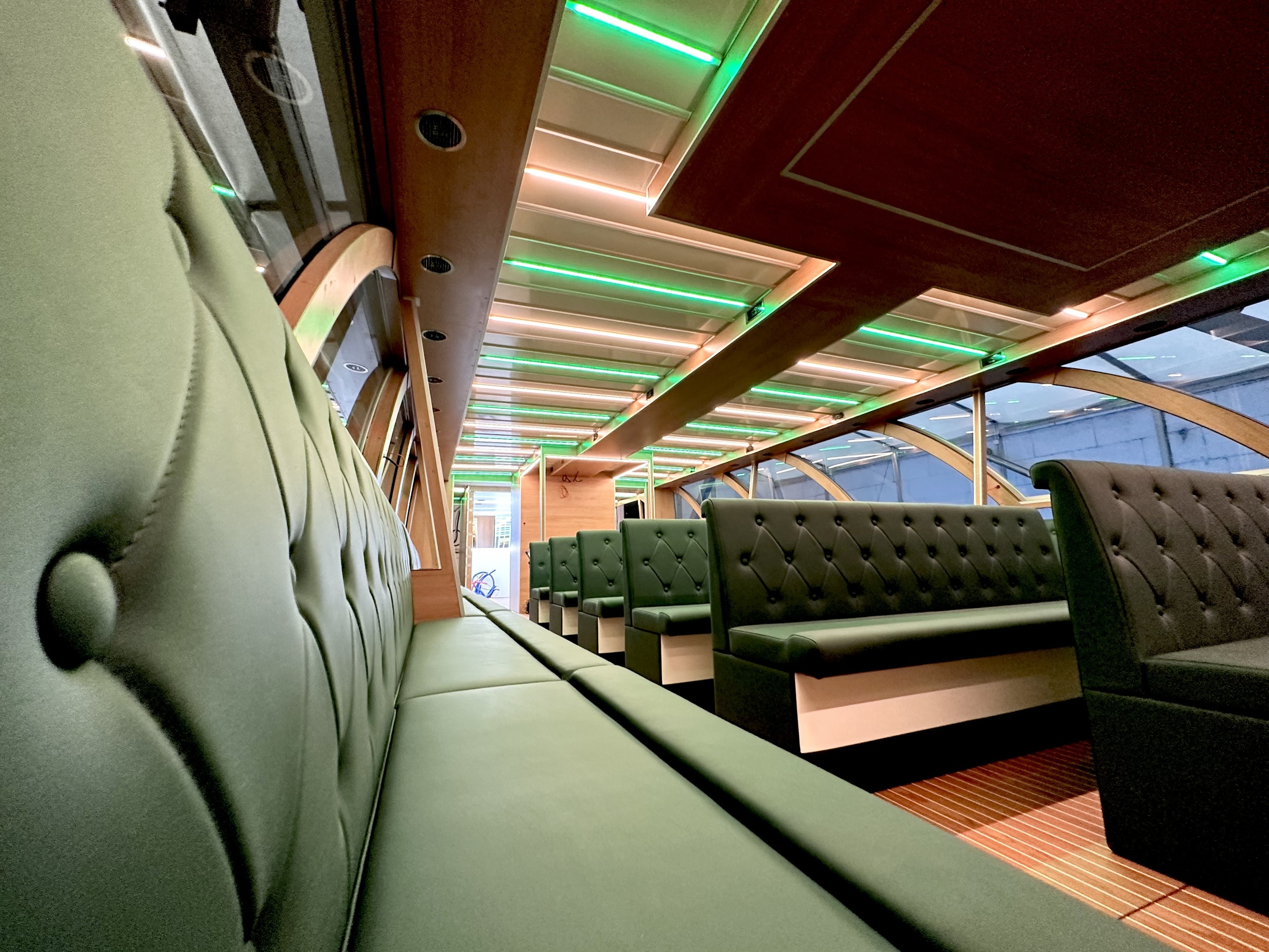 Holiday Boat Sundeck 57 Passenger Catamaran — foto 16 van 39
