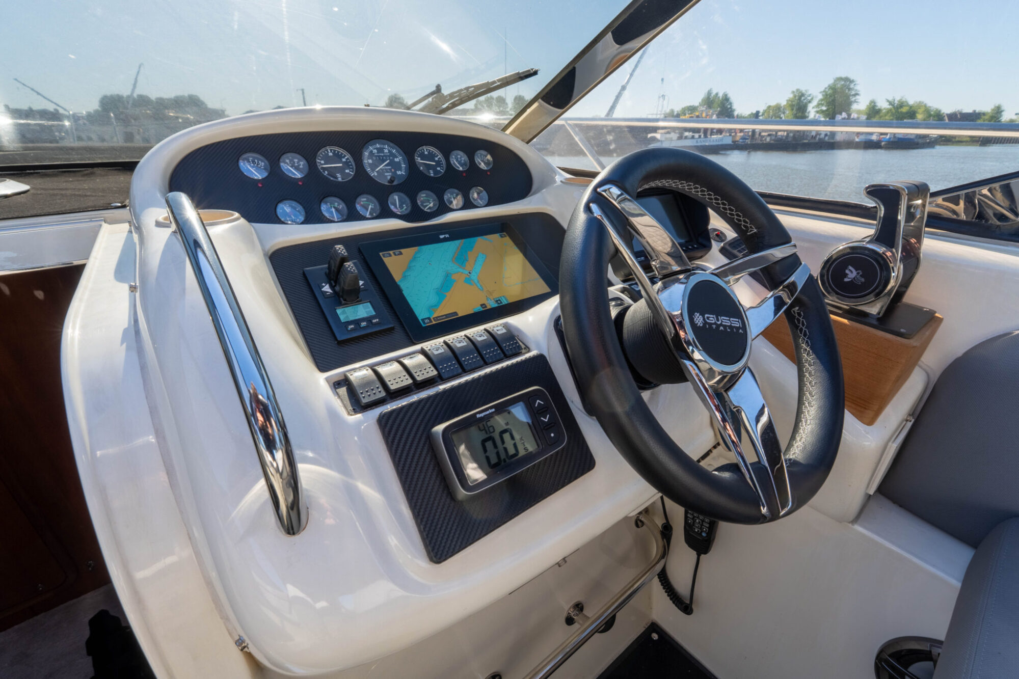 Sunseeker Camarque 47 Cabrio — foto 10 van 48