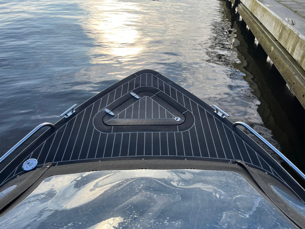 Waterspoor 711 | Luxe diesel/hybride tender | Vanaf €51.950,- — foto 7 van 13