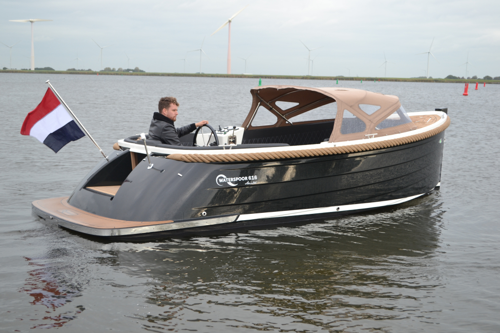 Waterspoor 616 Aviator | Diesel tender | Vanaf €47.950,- — foto 5 van 8