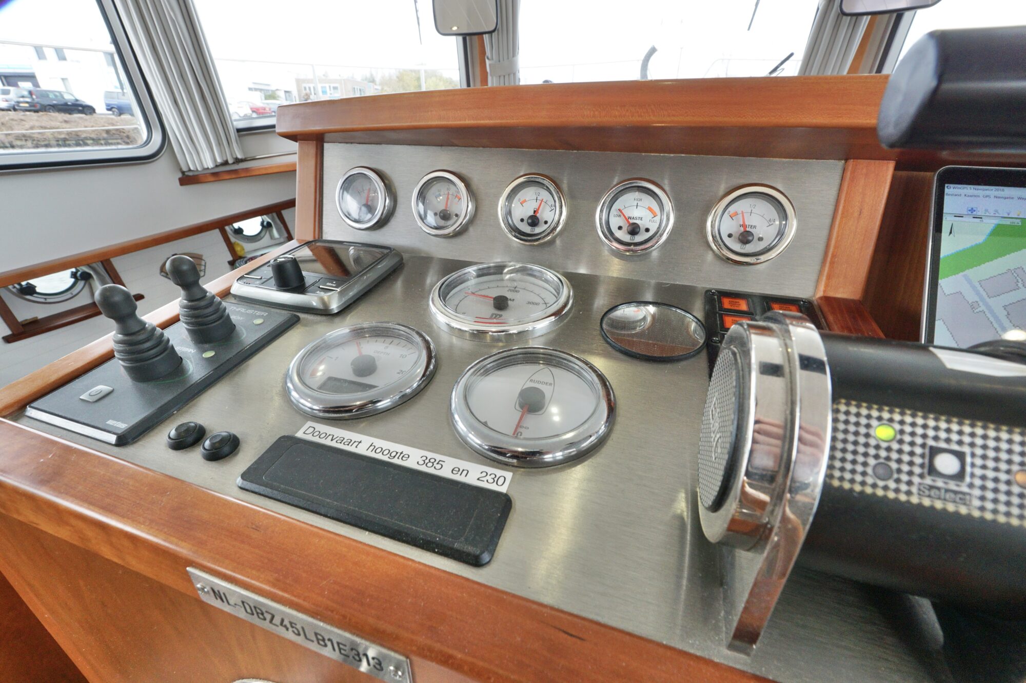 Serious Yachts Gently Low Bridge 45 Sedan — foto 22 van 74
