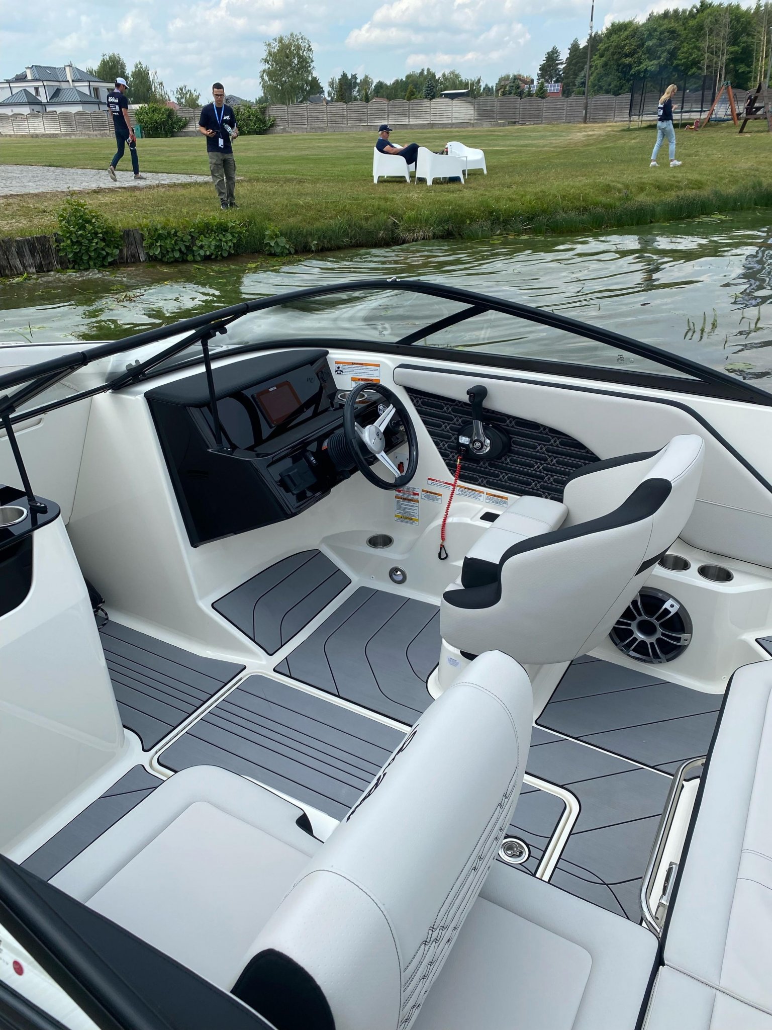 Sea Ray SPX 190 — foto 8 van 8