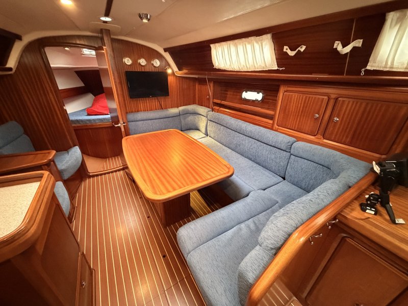 Bavaria Gmbh Bavaria 37-2 — foto 10 van 12
