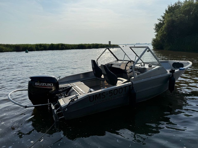 UMS Vis toerboot met 90 PK Suzuki en Trailer — foto 1 van 7