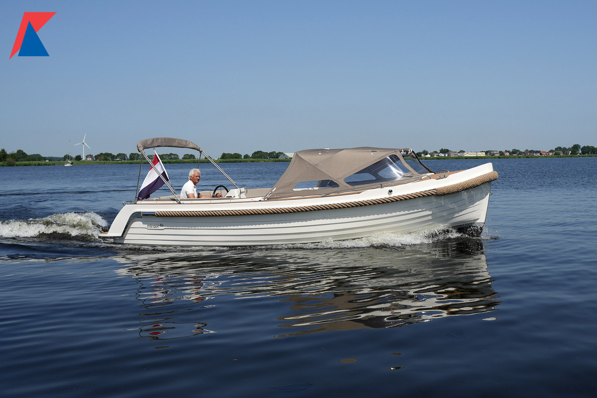 Interboat Intender 820