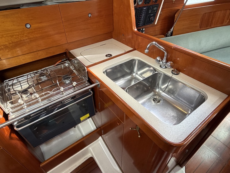 Beneteau Oceanis 321 — foto 11 van 48