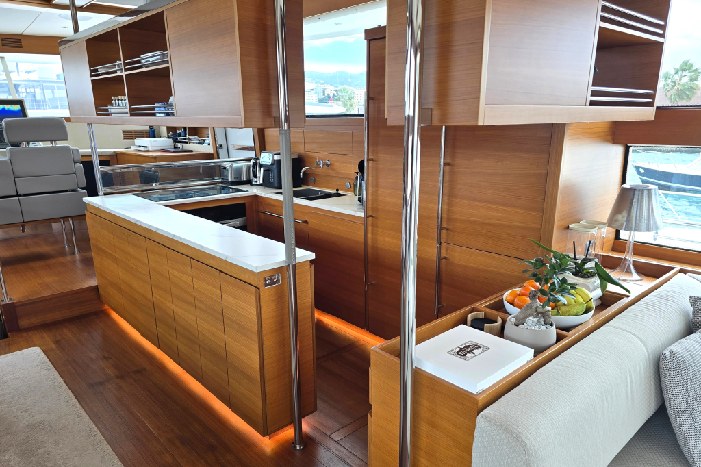 Delta Powerboats 88 Carbon — foto 24 van 75
