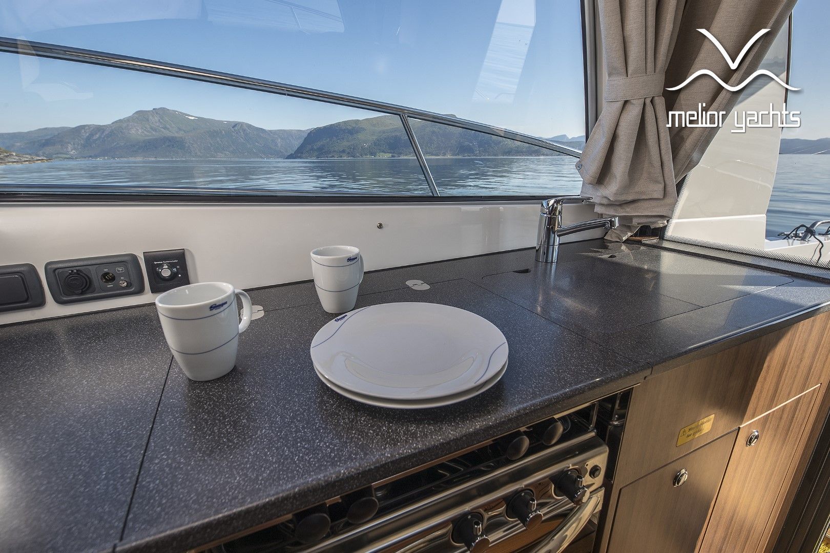 Saga 385 - Edition Walnut Interior — foto 15 van 56